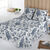 Gematelasseerde besprei met print Mona (wit / blauw)