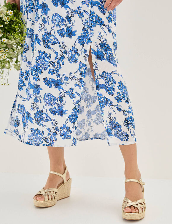 Robe longue imprim&eacute;e, dos fantaisie (blanc / bleu)
