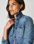 Jasje in jeans met borduursel (bleached)