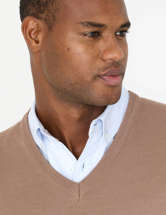 T-shirt met V-hals (marron glac&eacute;)