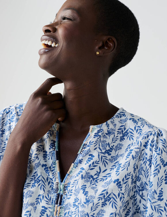 Geborduurde bloes in bedrukt katoen, 3/4-mouwen (blauw)