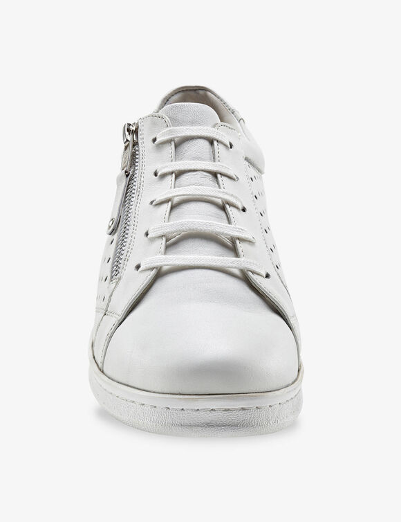 Baskets zipp&eacute;es en cuir perfor&eacute; (blanc)