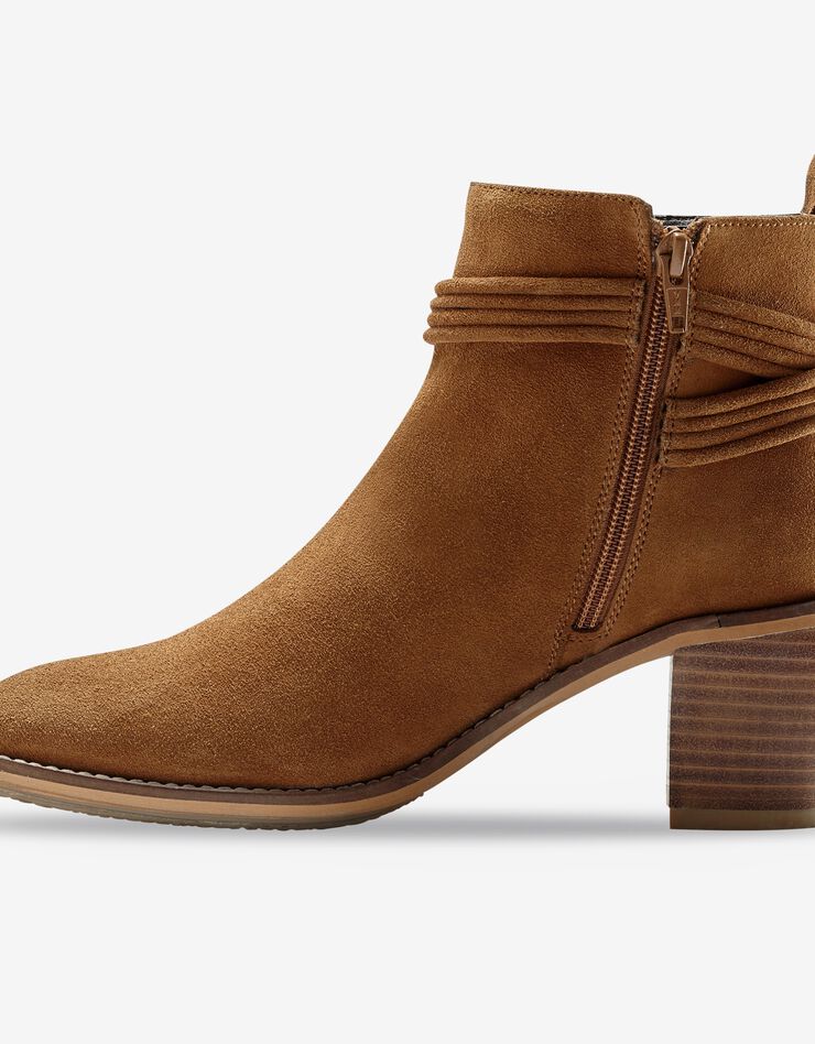 Boots en croûte de cuir à talon et pompons, beige foncé Boots en croûte de cuir à talon et pompons, beige foncé, hi-res image number 1