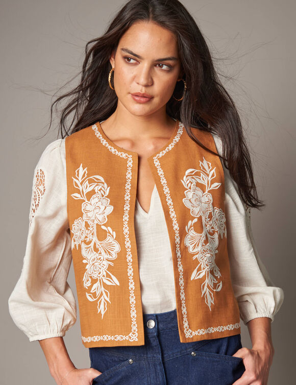 Veste brod&eacute;e sans manches (noisette)