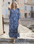 Robe longue imprimée manches 3/4 fendues (bleu / indigo)