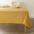 Effen katoen tafellaken met decoratieve afwerking (honing)