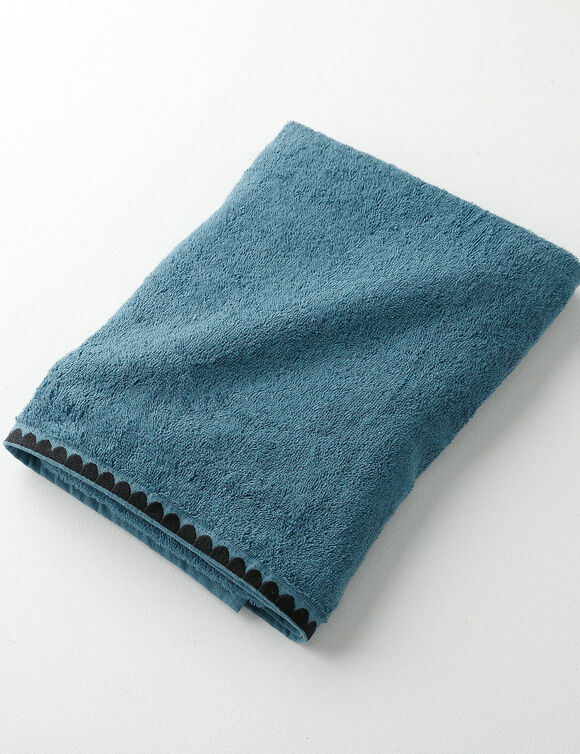 Serviettes de bain finition broderie fantaisie - 420g/m2 (bleu jean)
