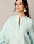 Blouse brodée, double gaze de coton (vert / écru)