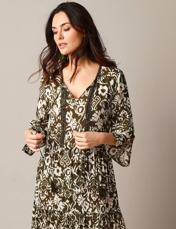 Robe longue imprimée manches 3/4, détails macramé (kaki / écru)