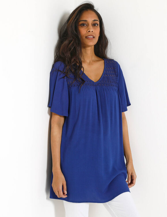 Tunique longue, col V macram&eacute; (bleu)