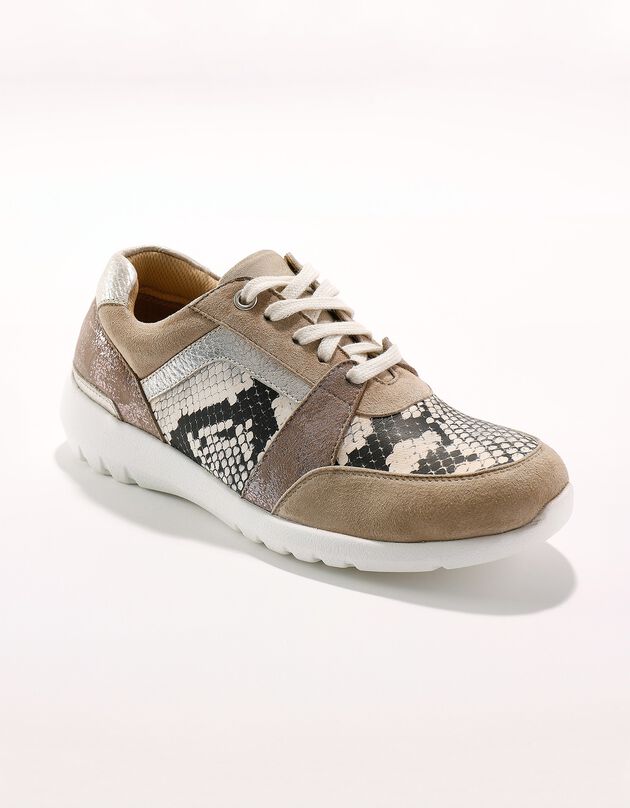 Leren sneakers met sleehak en fantasiepasjes (beige) Leren sneakers met sleehak en fantasiepasjes (beige)