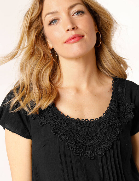 Robe décolleté macramé unie (noir)