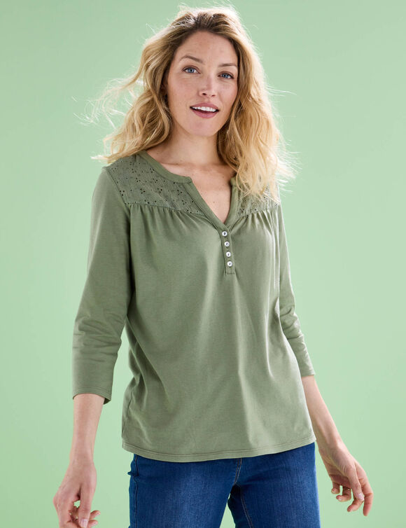 T-shirt col tunisien manches 3/4, broderie anglaise (kaki clair)