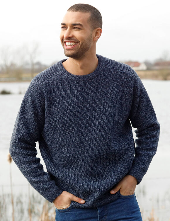 Trui met ronde hals en haak ingezette mouwen, patenttricot met 30% wol (gespikkeld blauw)