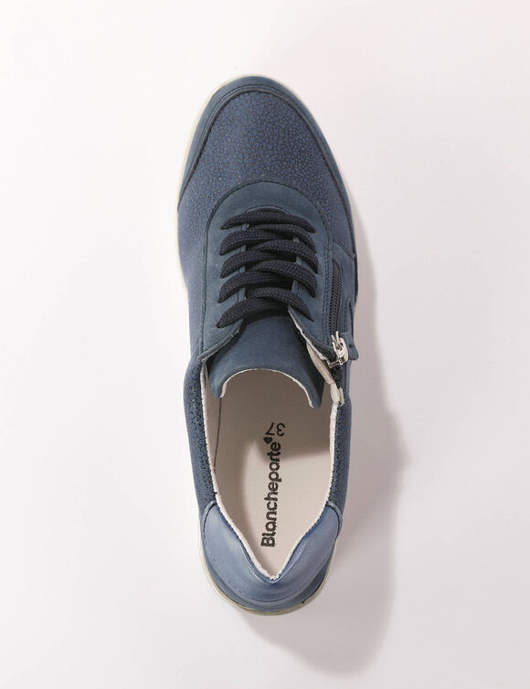 Baskets &agrave; lacets grande largeur, en cuir avec empi&egrave;cements extensibles. (bleu)