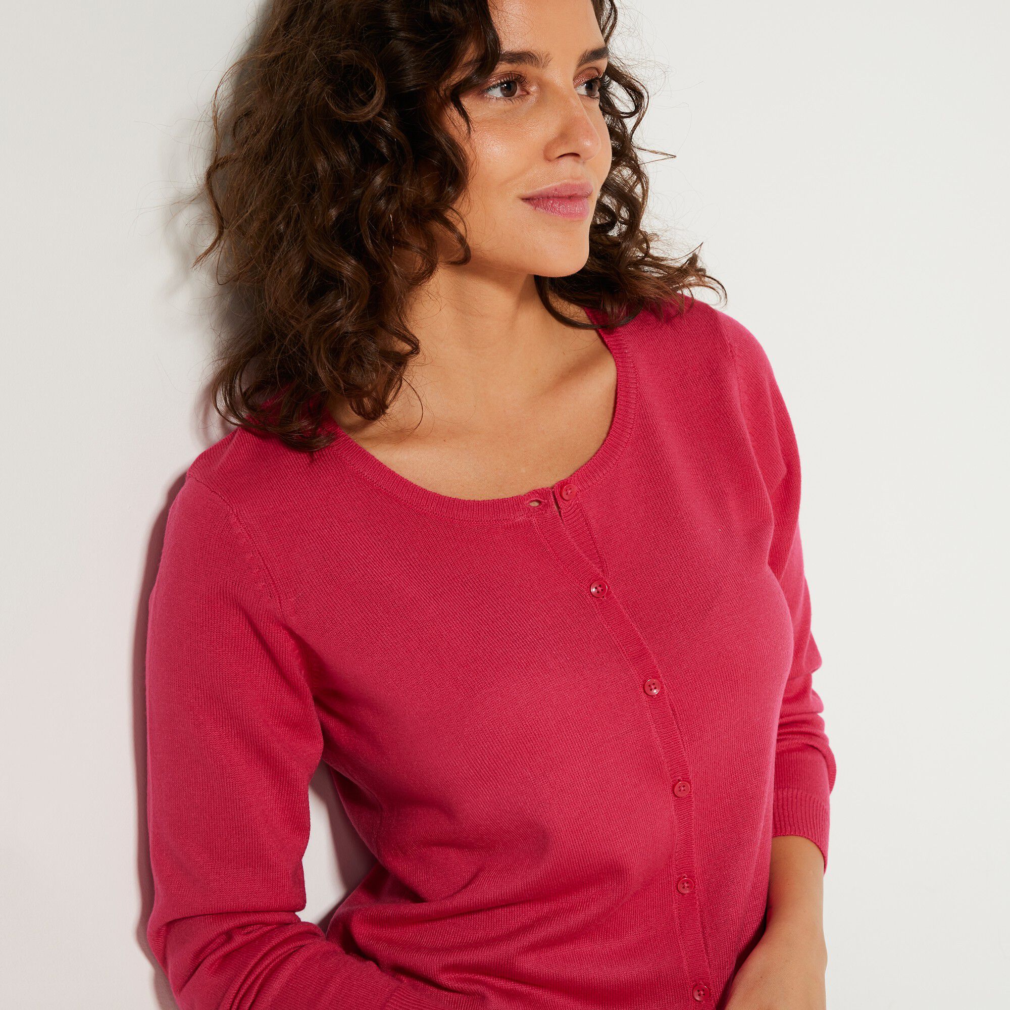 Cardigan boutonn col rond uni toucher cachemire rose fuchsia