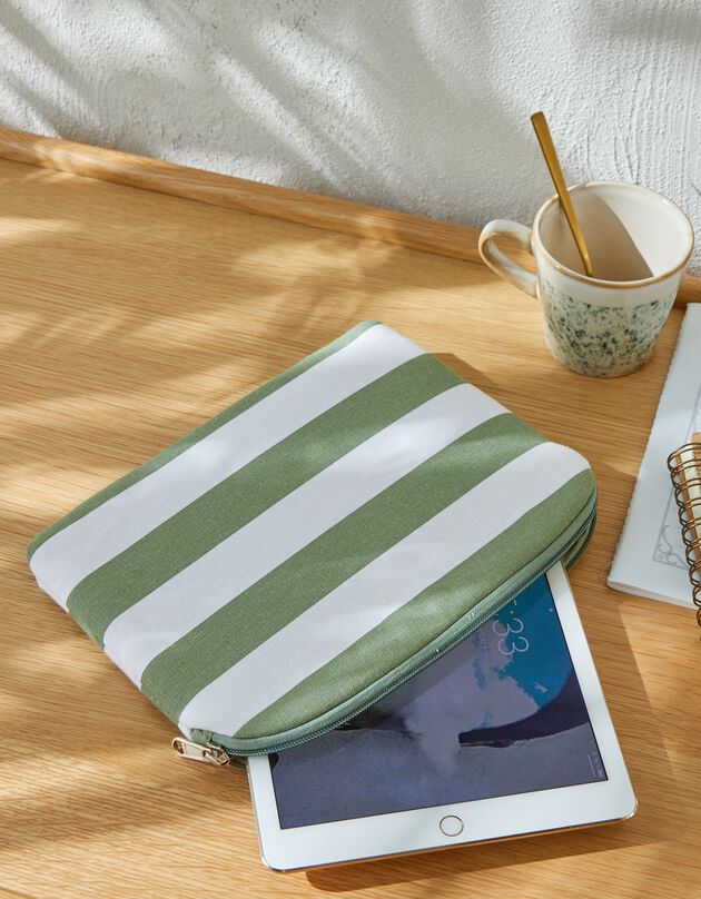 Gestreepte, gematelasseerde hoes voor tablet, collectie 'Ninole' (kaki / wit)