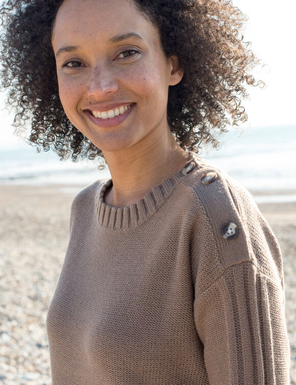 Pull col rond, maille fantaisie (taupe clair)