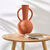 Vase rond c&eacute;ramique, double anses - hauteur 29,5 cm (orange)