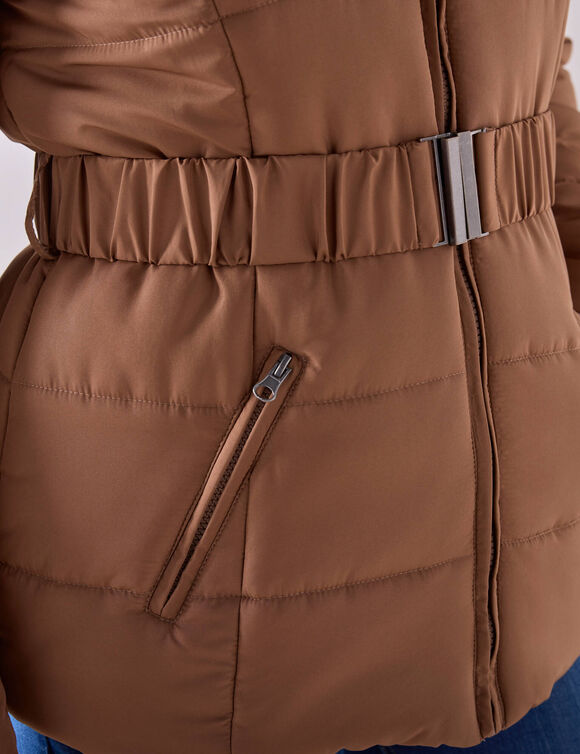 Doudoune courte ceinturée (caramel)