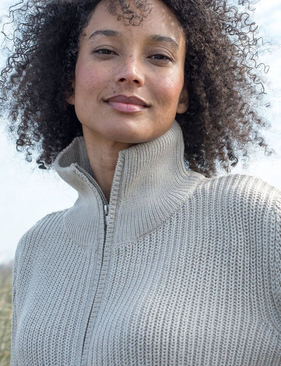 Gilet zipp&eacute; col montant, maille anglaise (beige chin&eacute;)