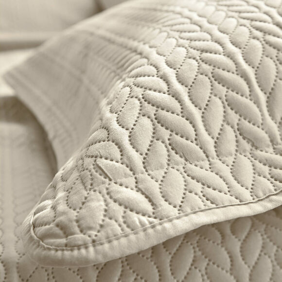 Couvre-lit matelassé microfibre motif géométrique (beige)