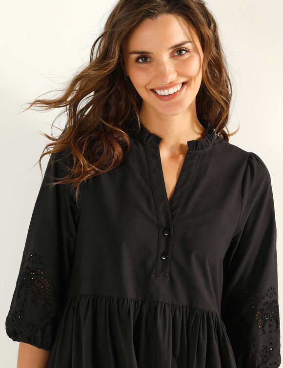 Robe manches 3/4, d&eacute;tails en broderie anglaise (noir)