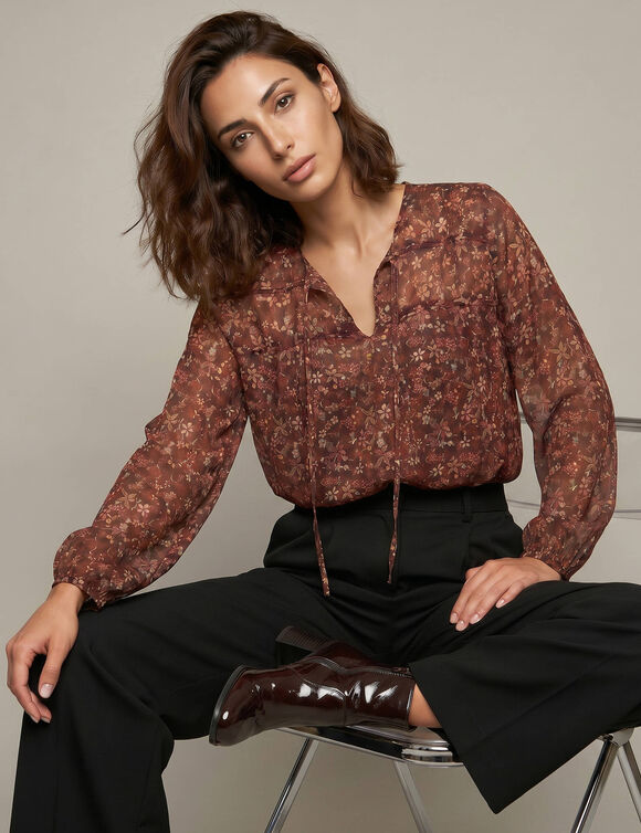 Blouse d&eacute;tails nouettes, manches longues, voile imprim&eacute; fleuri (bordeaux)