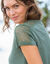 T-shirt met ronde hals in kant (kaki)