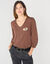 T-shirt met V-hals, hartjesprint (chocolade)