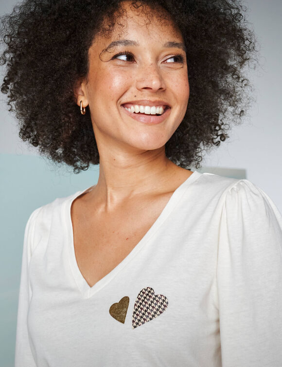 T-shirt col V, imprimé cœurs (écru)