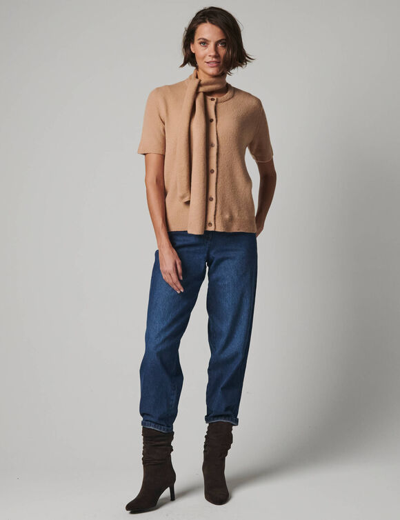 Gilet manches courtes, maille moelleuse, &eacute;charpe coordonn&eacute;e (beige)