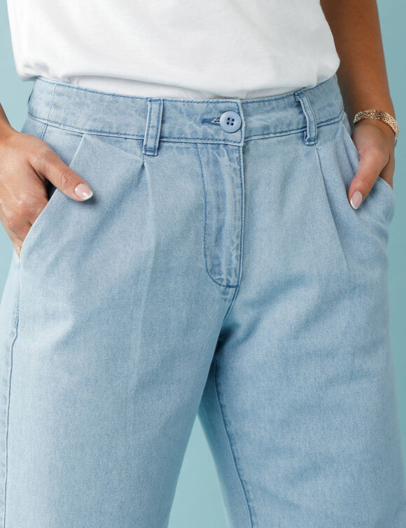 Jean Sp&eacute;cial Petites, coupe large (bleached)