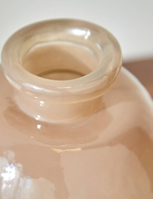 Vase taupe en verre semi-opaque (taupe)