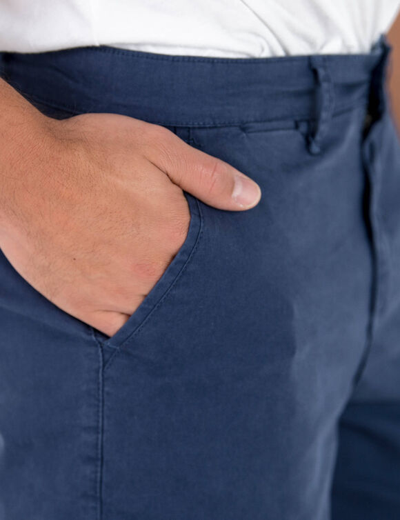 Bermuda chino arrondi sous le ventre (marine)