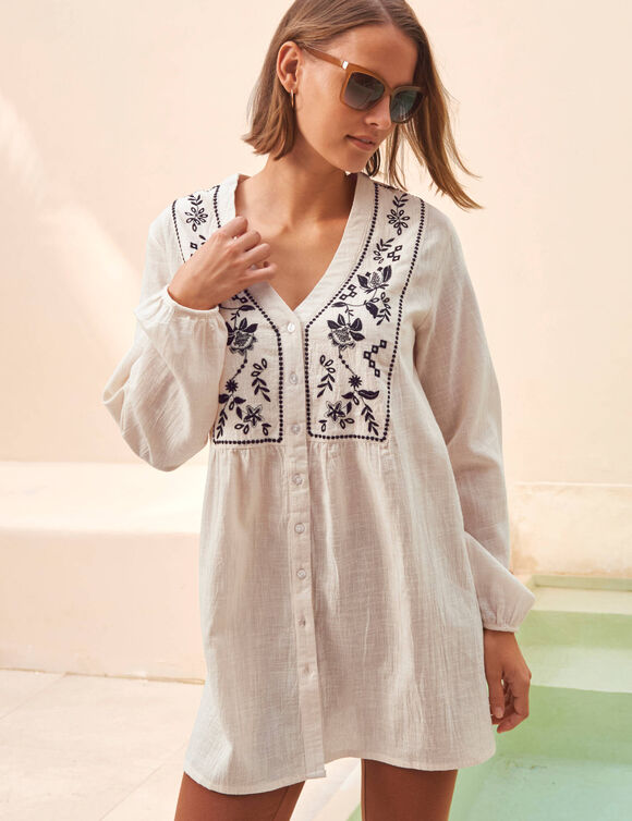 Tunique brod&eacute;e boutonn&eacute;e (&eacute;cru / noir)