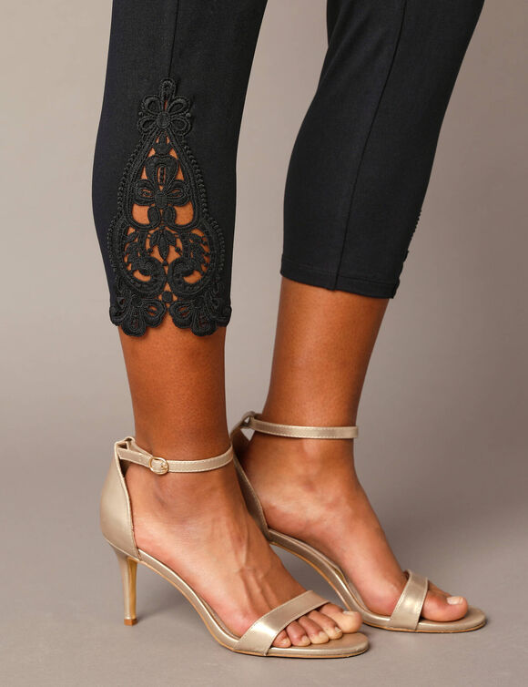 Legging 3/4 macram&eacute;, taille &eacute;lastiqu&eacute;e (noir)