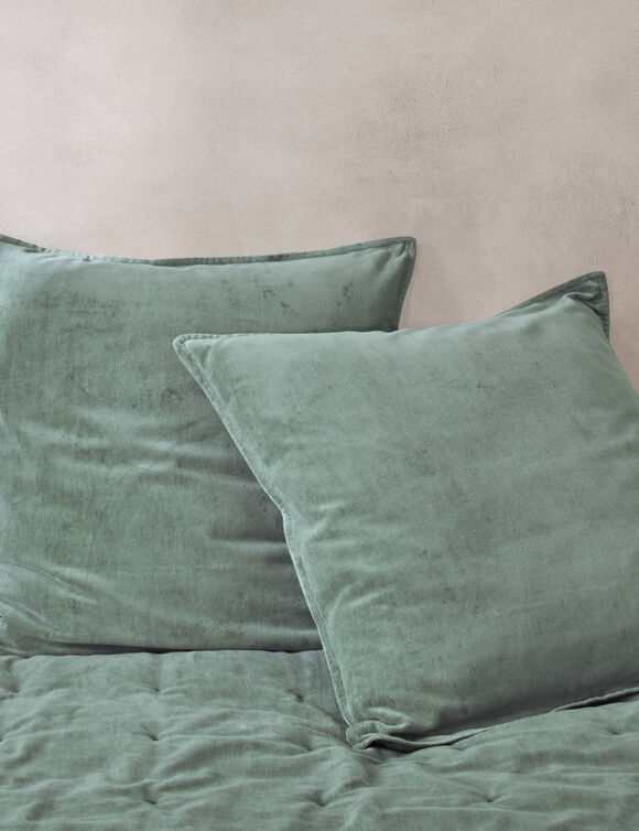 Couvre-lit capitonn&eacute; r&eacute;versible bi-mati&egrave;re - velours 100g/m&sup2; et coton lav&eacute; 57 fils/cm&sup2; (vert sauge)