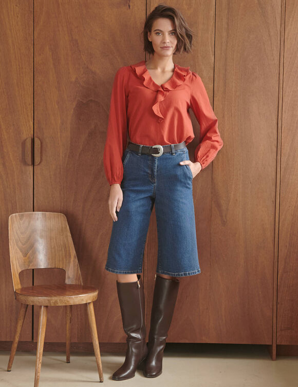 Blouse col V volant&eacute;e unie (rouge)