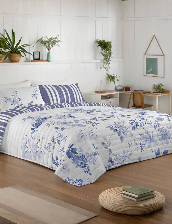 Gematelasseerde, omkeerbare bedsprei Capri met print (blauw)
