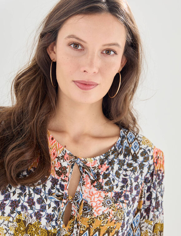 Uitlopende jurk met strook, bedrukt (ecru / karamel)