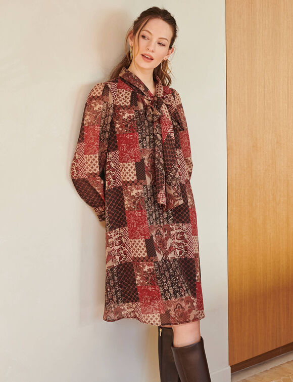 Robe courte &agrave; col lavalli&egrave;re, voile imprim&eacute; patchwork (gr&egrave;ge / chocolat)