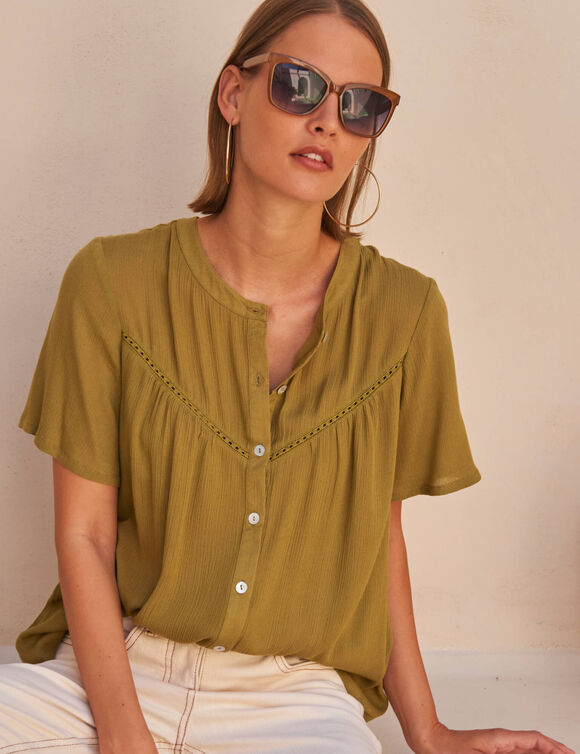 Chemisier boutonn&eacute; manches courtes "papillon"  (vert mousse)