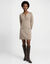 Trui-jurk met plooien en Tunesische kraag, naai-details (chin&eacute; beige)