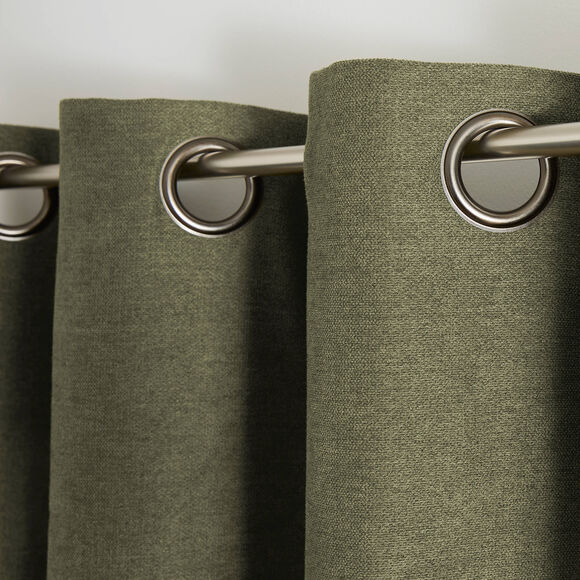 Verduisterend en isolerend gordijn, afgewerkt met oogringetjes (kaki)