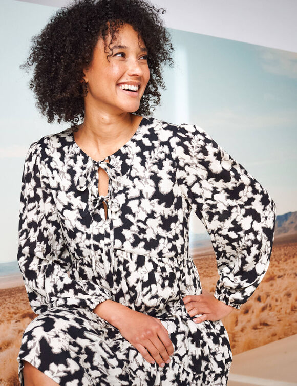 Robe courte imprimée, détails nouettes (noir / beige)