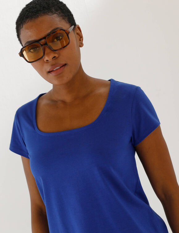 T-shirt col carr&eacute;, manches courtes (bleu dur)