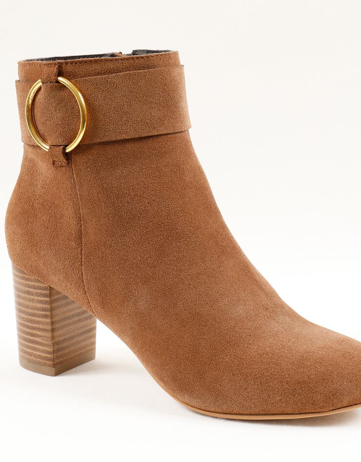 Boots in splitleer met gesp opzij, karamel Boots in splitleer met gesp opzij, karamel, hi-res image number 0