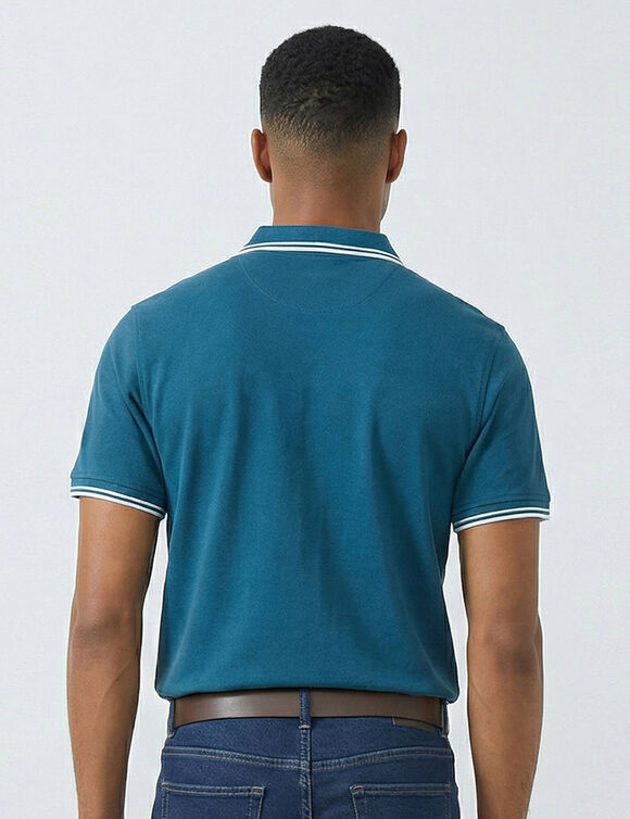 Effen polo met piqu&eacute;-structuur en korte mouwen (eendenblauw)