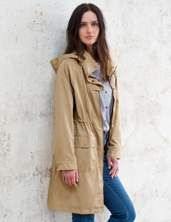 Parka l&eacute;g&egrave;re d&eacute;perlante zipp&eacute;e (beige)